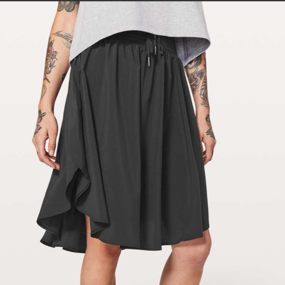 Lululemon Everyday Skirt Black Sz 4 EUC